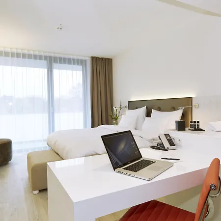 Elaya Kleve (Dusseldorf)