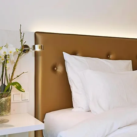 Elaya Kleve, Trademark Collection By Wyndham Hotel