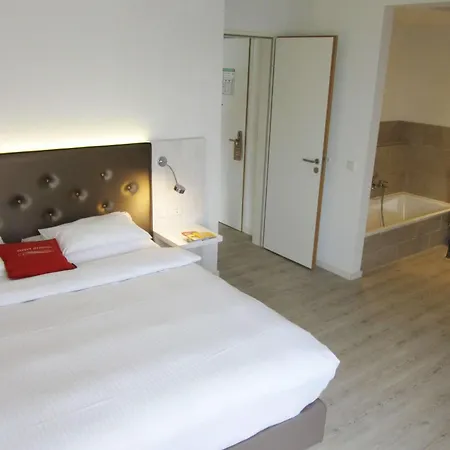 Elaya Kleve, Trademark Collection By Wyndham Hotel