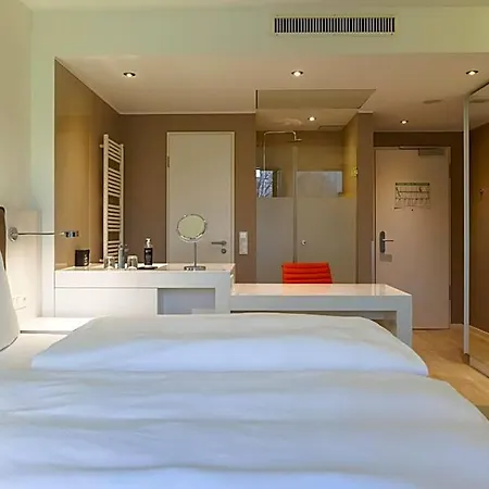 Elaya Kleve, Trademark Collection By Wyndham Hotel 4*