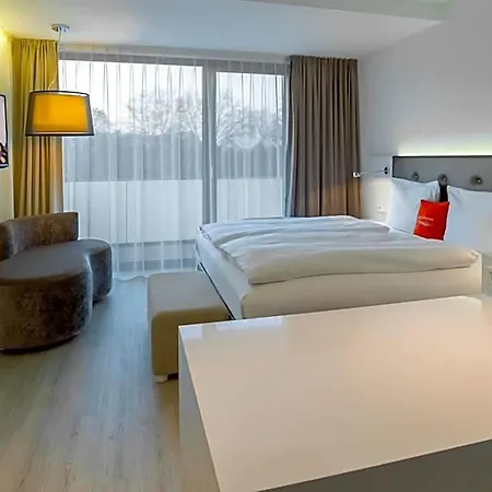Elaya Kleve, Trademark Collection By Wyndham Hotel 4*