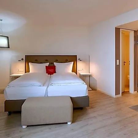 Elaya Kleve, Trademark Collection By Wyndham Hotel 4*
