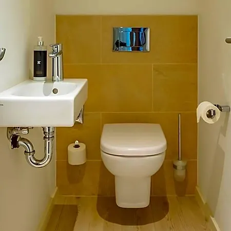 Elaya Kleve, Trademark Collection By Wyndham 4*