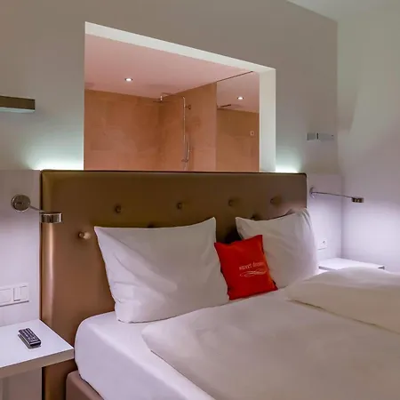 Elaya Kleve, Trademark Collection By Wyndham 4*