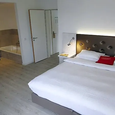 Elaya Kleve, Trademark Collection By Wyndham 4*