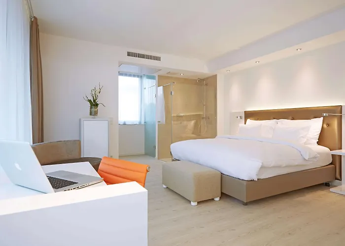 Elaya Kleve, Trademark Collection By Wyndham 4*