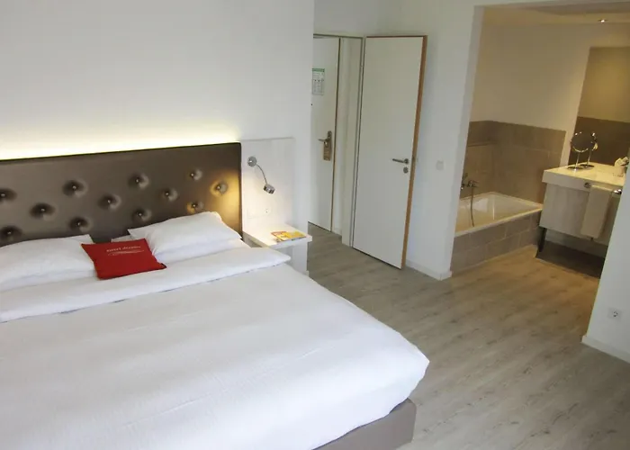 Elaya Kleve, Trademark Collection By Wyndham Hotel