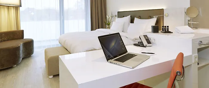 Elaya Kleve (Dusseldorf)