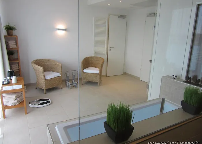 Elaya Kleve, Trademark Collection By Wyndham Hotel 4*